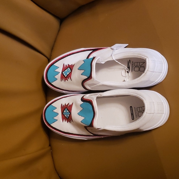 Hand painted Aztec design slip on shoe - Picture 2 of 4